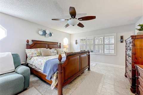 House in Palm Coast, Florida 4 bedrooms, 195.75 sq.m. № 1919561 - photo 23