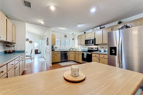 House in Palm Coast, Florida 4 bedrooms, 195.75 sq.m. № 1919561 - photo 6
