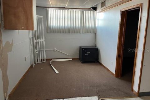 Propiedad comercial en alquiler en Thonotosassa, Florida, 541.25 m2 № 1580496 - foto 2