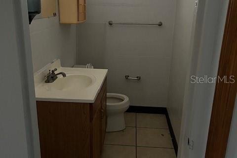 Propiedad comercial en alquiler en Thonotosassa, Florida, 541.25 m2 № 1580496 - foto 4