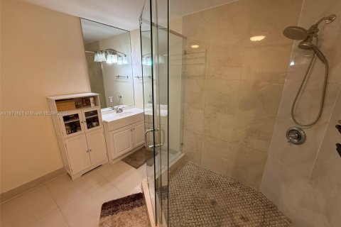 Townhouse in Miami, Florida 3 bedrooms, 166.67 sq.m. № 1920324 - photo 29