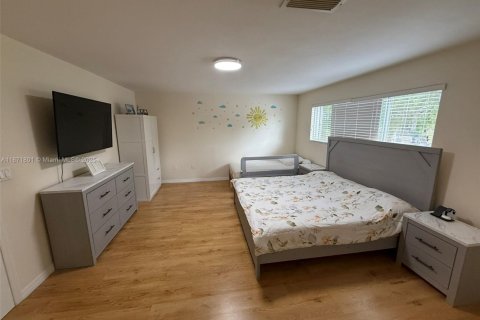 Townhouse in Miami, Florida 3 bedrooms, 166.67 sq.m. № 1920324 - photo 23