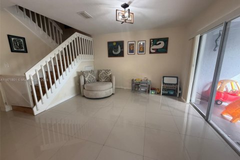 Townhouse in Miami, Florida 3 bedrooms, 166.67 sq.m. № 1920324 - photo 18