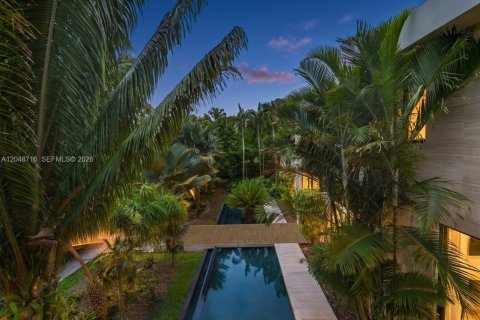 House in Pinecrest, Florida 8 bedrooms, 837.89 sq.m. № 2188794 - photo 8