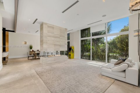 House in Pinecrest, Florida 8 bedrooms, 837.89 sq.m. № 2188794 - photo 18