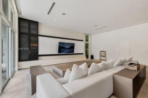 House in Pinecrest, Florida 8 bedrooms, 837.89 sq.m. № 2188794 - photo 29