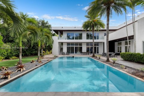 House in Pinecrest, Florida 8 bedrooms, 837.89 sq.m. № 2188794 - photo 9