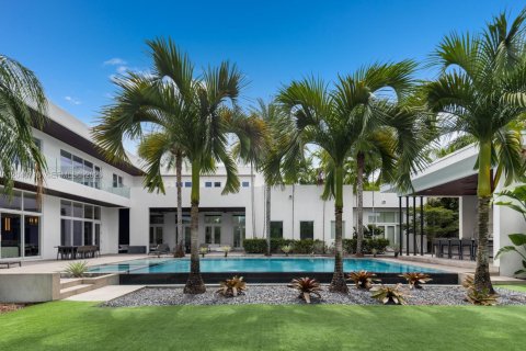 House in Pinecrest, Florida 8 bedrooms, 837.89 sq.m. № 2188794 - photo 12