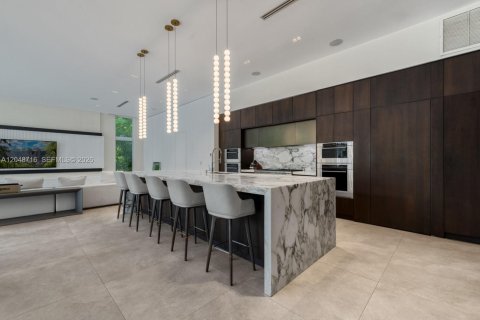 House in Pinecrest, Florida 8 bedrooms, 837.89 sq.m. № 2188794 - photo 30
