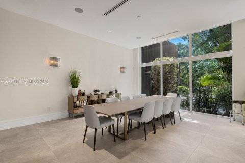 House in Pinecrest, Florida 8 bedrooms, 837.89 sq.m. № 2188794 - photo 19