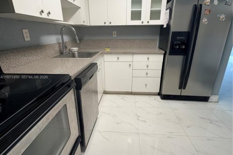 Снять в аренду квартиру в Майами-Лейкс, Флорида 2 спальни, 95.69м2, № 2079966 - фото 21