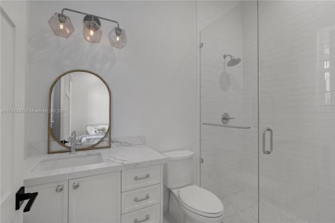 House in Miami, Florida 6 bedrooms, 507.06 sq.m. № 1989123 - photo 26