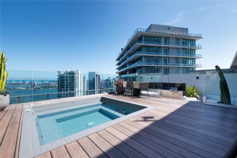 Condo in Miami, Florida, 3 bedrooms  № 2042983 - photo 15