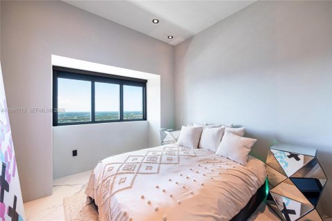 Condo in Miami, Florida, 3 bedrooms  № 2042983 - photo 22