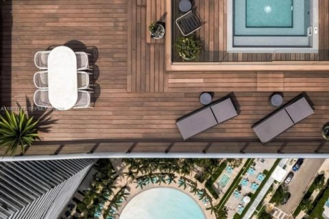 Condo in Miami, Florida, 3 bedrooms  № 2042983