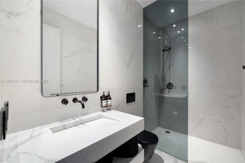 Condo in Miami, Florida, 3 bedrooms  № 2042983 - photo 23