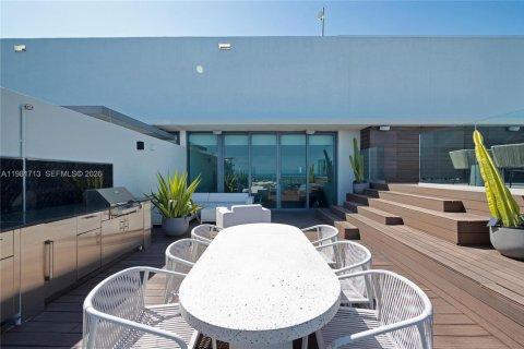 Condo in Miami, Florida, 3 bedrooms  № 2042983 - photo 16