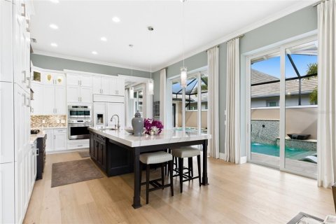 House in Naples, Florida 4 bedrooms, 270.9 sq.m. № 2423625 - photo 17