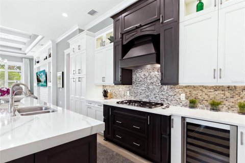House in Naples, Florida 4 bedrooms, 270.9 sq.m. № 2423625 - photo 20