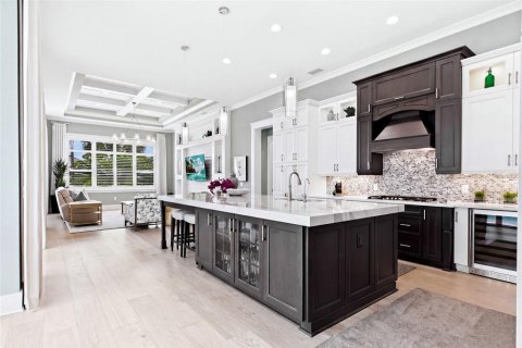 House in Naples, Florida 4 bedrooms, 270.9 sq.m. № 2423625 - photo 15