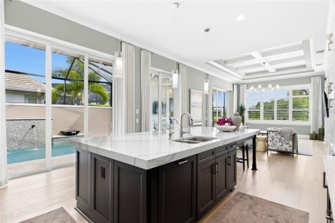 House in Naples, Florida 4 bedrooms, 270.9 sq.m. № 2423625 - photo 22