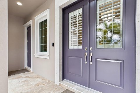 House in Naples, Florida 4 bedrooms, 270.9 sq.m. № 2423625 - photo 8