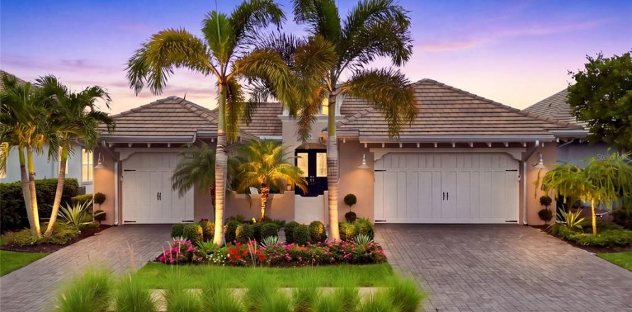 House in Naples, Florida 4 bedrooms, 270.9 sq.m. № 2423625