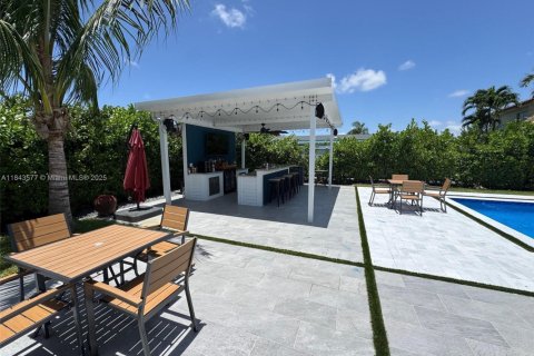 Casa en venta en Miami, Florida, 4 dormitorios, 176.51 m2 № 1836557 - foto 13