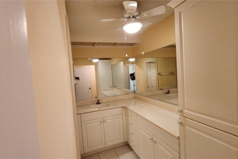 House in Bradenton, Florida 2 bedrooms, 164.9 sq.m. № 1556720 - photo 17