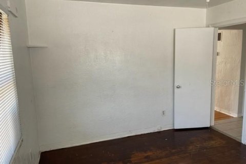 House in Saint Petersburg, Florida 2 bedrooms, 100.71 sq.m. № 2211479 - photo 16
