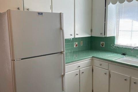 House in Saint Petersburg, Florida 2 bedrooms, 100.71 sq.m. № 2211479 - photo 12