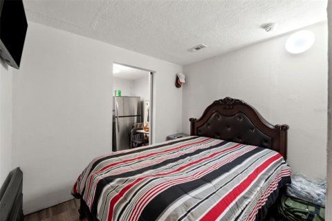 House in Largo, Florida 4 bedrooms, 93.83 sq.m. № 2092976 - photo 30