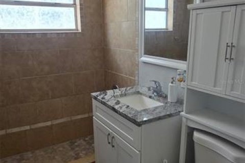 House in Largo, Florida 4 bedrooms, 93.83 sq.m. № 2092976 - photo 19