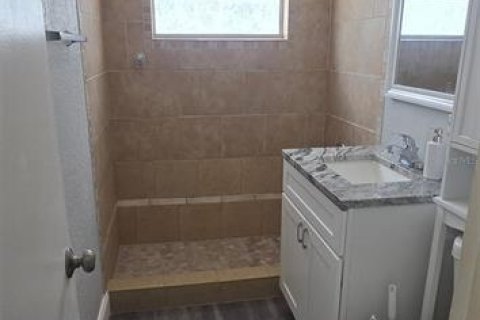 House in Largo, Florida 4 bedrooms, 93.83 sq.m. № 2092976 - photo 18