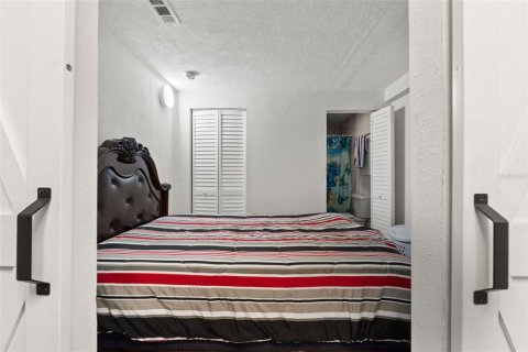 House in Largo, Florida 4 bedrooms, 93.83 sq.m. № 2092976 - photo 28
