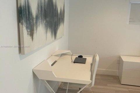 Снять в аренду кондоминиум в Ки-Бискейн, Флорида 2 спальни, 116.13м2, № 2077780 - фото 29