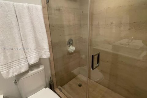 Снять в аренду кондоминиум в Ки-Бискейн, Флорида 2 спальни, 116.13м2, № 2077780 - фото 25