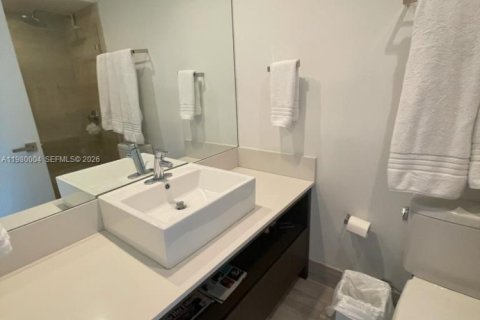 Снять в аренду кондоминиум в Ки-Бискейн, Флорида 2 спальни, 116.13м2, № 2077780 - фото 26