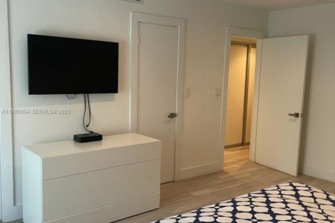 Снять в аренду кондоминиум в Ки-Бискейн, Флорида 2 спальни, 116.13м2, № 2077780 - фото 20