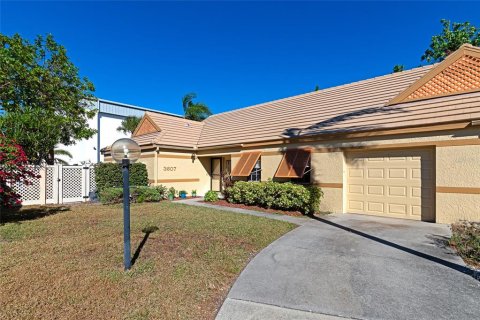 House in Bradenton, Florida 2 bedrooms, 159.61 sq.m. № 1570033 - photo 3