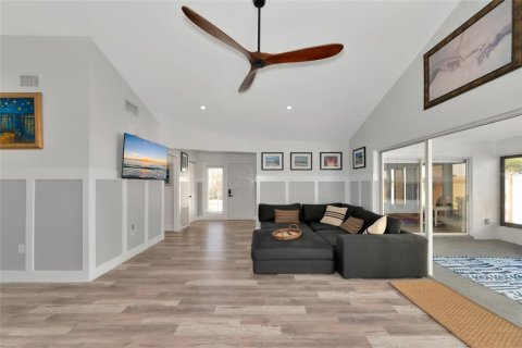 House in Bradenton, Florida 2 bedrooms, 159.61 sq.m. № 1570033 - photo 11
