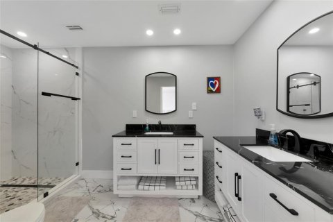 House in Bradenton, Florida 2 bedrooms, 159.61 sq.m. № 1570033 - photo 29