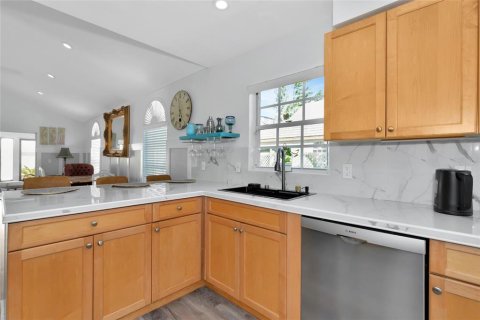 House in Bradenton, Florida 2 bedrooms, 159.61 sq.m. № 1570033 - photo 18