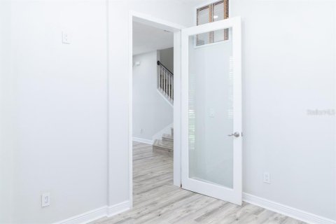 Adosado en venta en Tampa, Florida, 3 dormitorios, 147.44 m2 № 1785084 - foto 13
