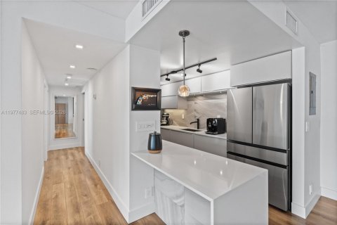 Купить кондоминиум в Майами, Флорида 3 спальни, 158.21м2, № 2042427 - фото 14