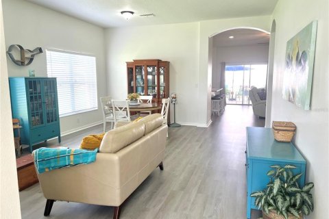 Casa en venta en Land O' Lakes, Florida, 3 dormitorios, 156.35 m2 № 1908797 - foto 3