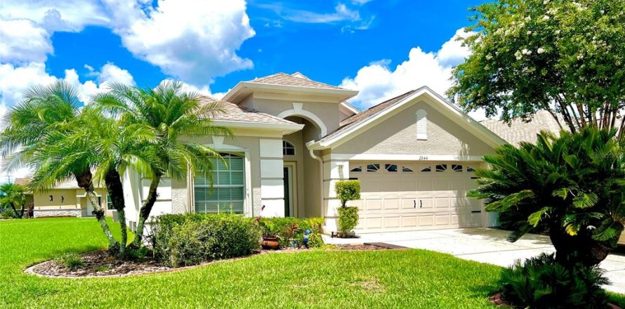 Casa en Land O' Lakes, Florida 3 dormitorios, 156.35 m2 № 1908797
