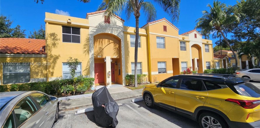 Таунхаус в Санрайз, Флорида 2 спальни, 83.43м2 № 2055573