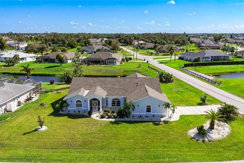 Villa ou maison à vendre à Rotonda, Floride: 4 chambres, 228.91 m2 № 1792010 - photo 3