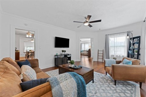 House in Saint Petersburg, Florida 6 bedrooms, 283.54 sq.m. № 1751968 - photo 12